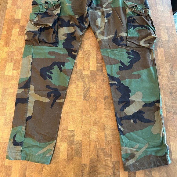 Canadian Military Cargo Pants - Picture 3 of 3